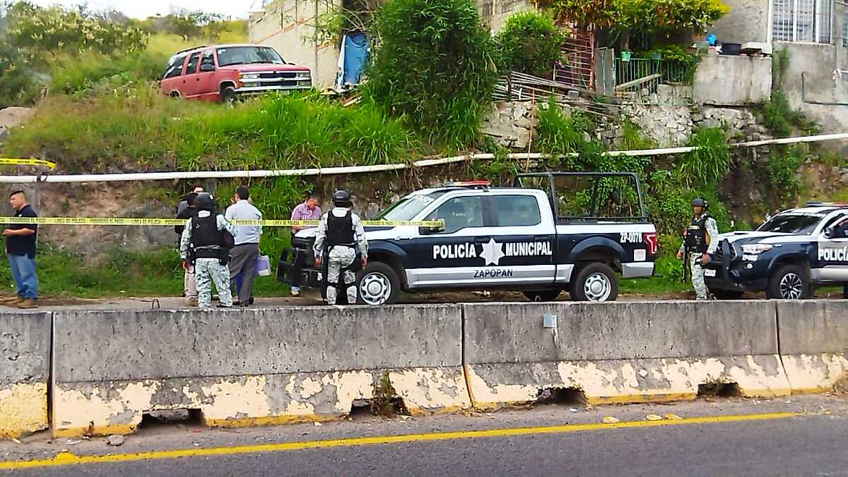Los oficiales municipales en su recorrido de vigilancia avistaron un vehículo de alquiler con reporte de robo.