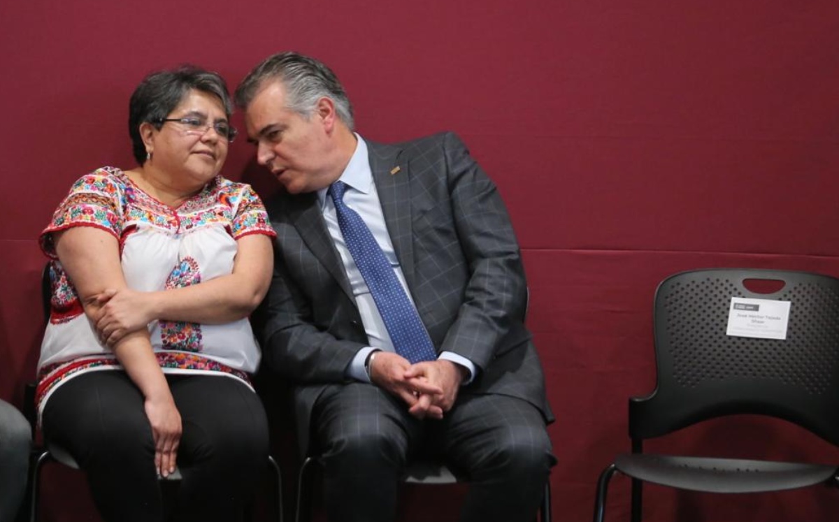 Raquel Buenrostro acompañada de Francisco Cervantes, presidente de CCE. Foto: (Jorge Carballo)