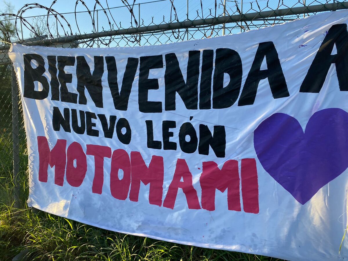 Claudia Sheinbaum, fue recibida con mantas y cartelones de aliento y apoyo total que fueron colgados y visibilizados en diferentes avenidas de la ciud