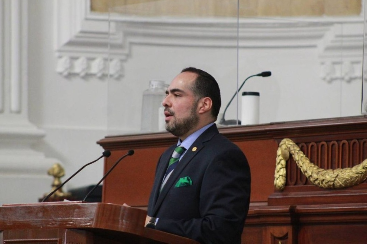 Diputado del PAN propone detectores de metales en escuelas de CdMx; "no agrede a nadie"