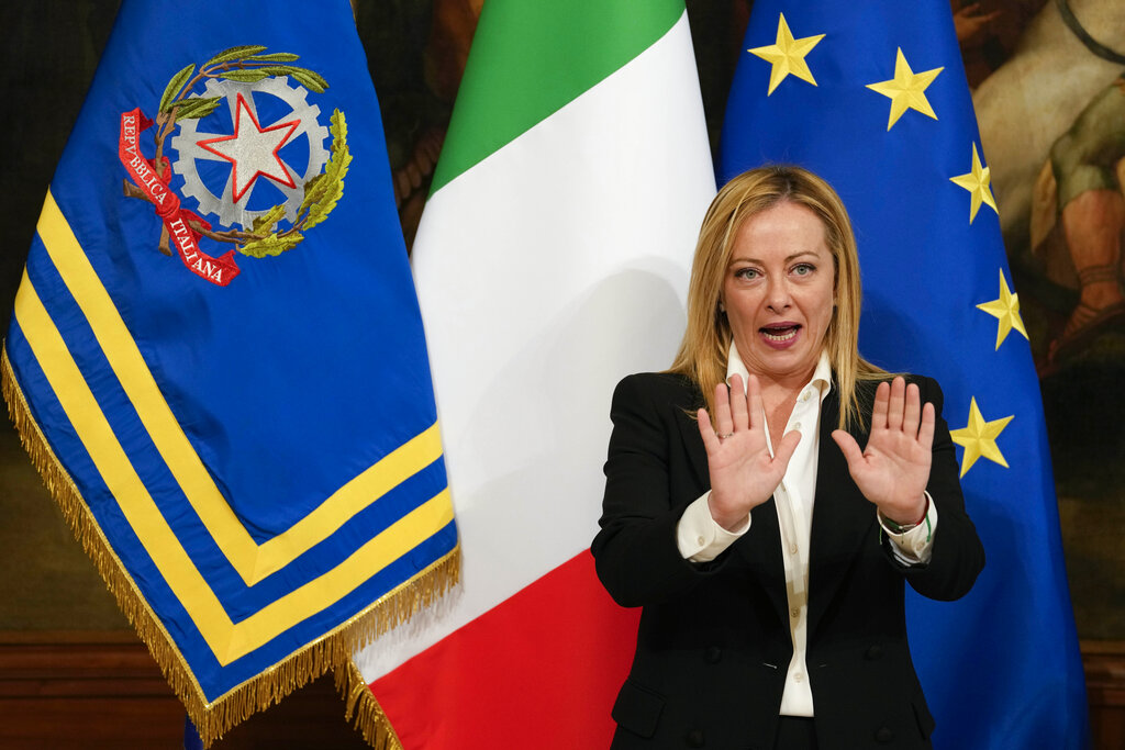 Giorgia Meloni asume el mandato en Italia. | AP
