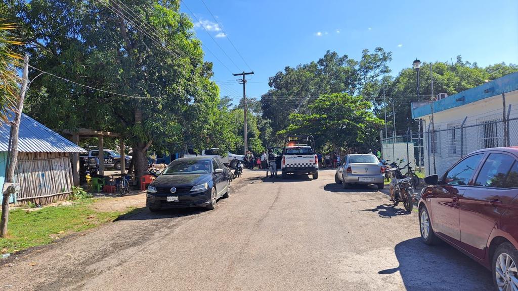 Hallan cadáver de un joven de la comunidad maya en un 'Jardín de niños' de Quintana Roo (Rafael Martínez)