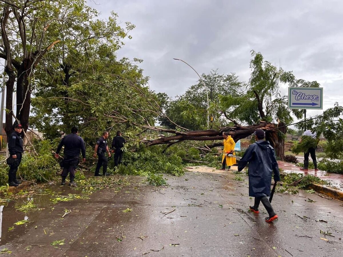 Huracán 'Roslyn' en su paso por Nayarit | Salvador Arellano