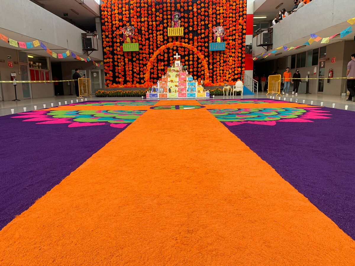Altar de muertos de la preparatoria 9, UANL. Foto: Pedro Delgado