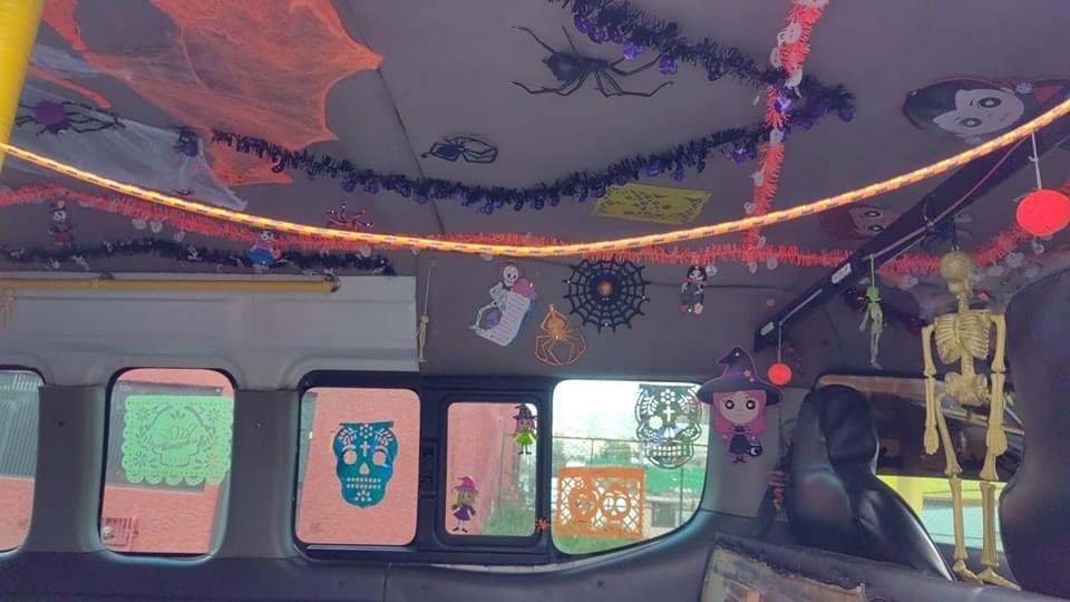 Combi adornada por Día de Muertos. (Especial)