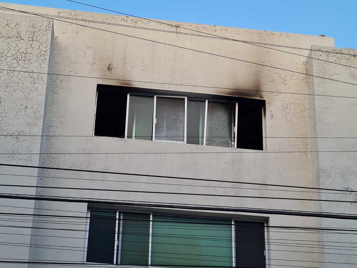 Profesor jubilado es asesinado en su departamento de Guadalajara