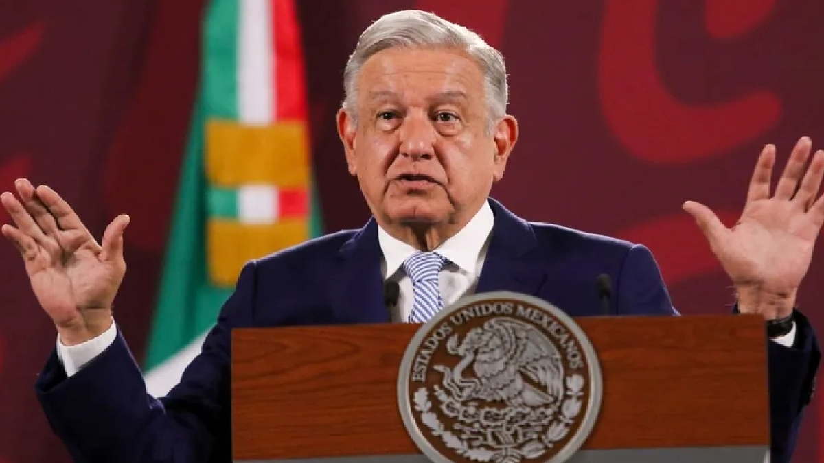 AMLO evalúa crear nueva aerolínea; no descarta comprar marca Mexicana