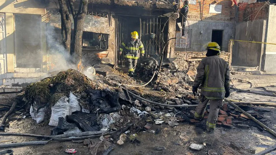 Dos jovencitas mueren en incendio de casa en Tonalá