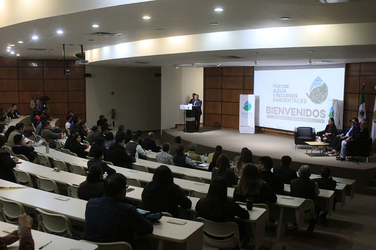 Acudieron académicos, investigadores, representantes de distritos de riego y productores sociales. (Mauricio Román)