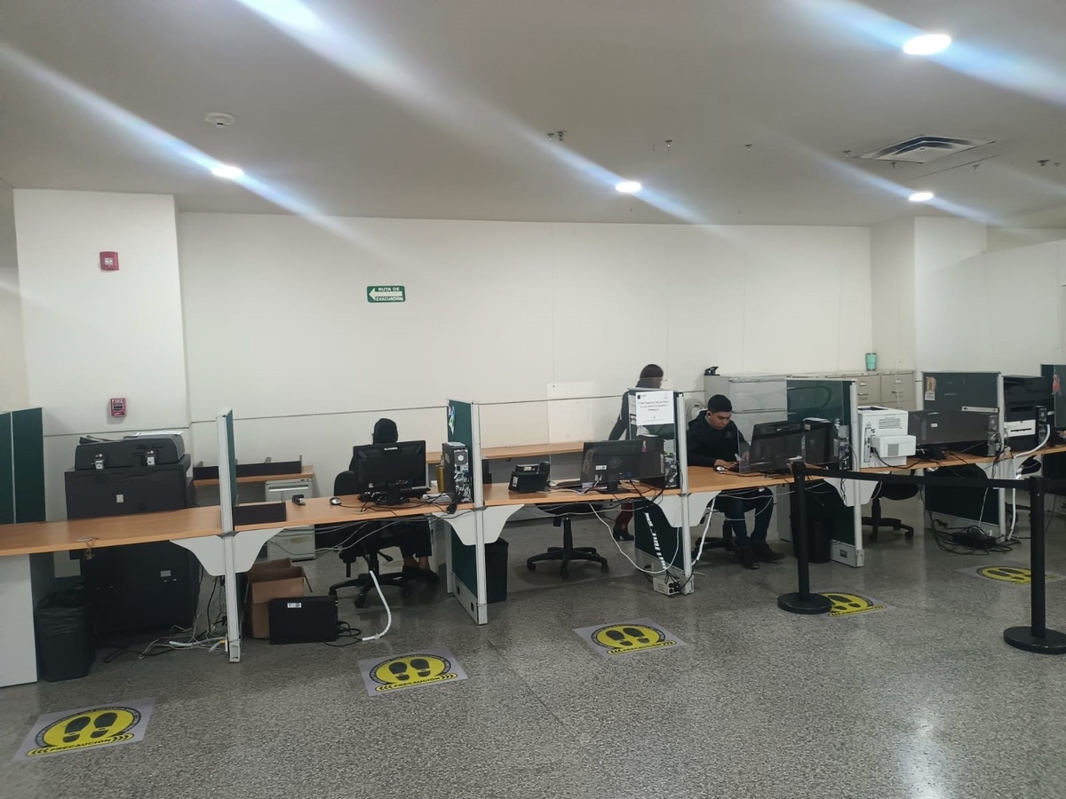 En oficinas de Pabellón Ciudadano aseguran que "se cayó el sistema" / Eduardo Mendieta