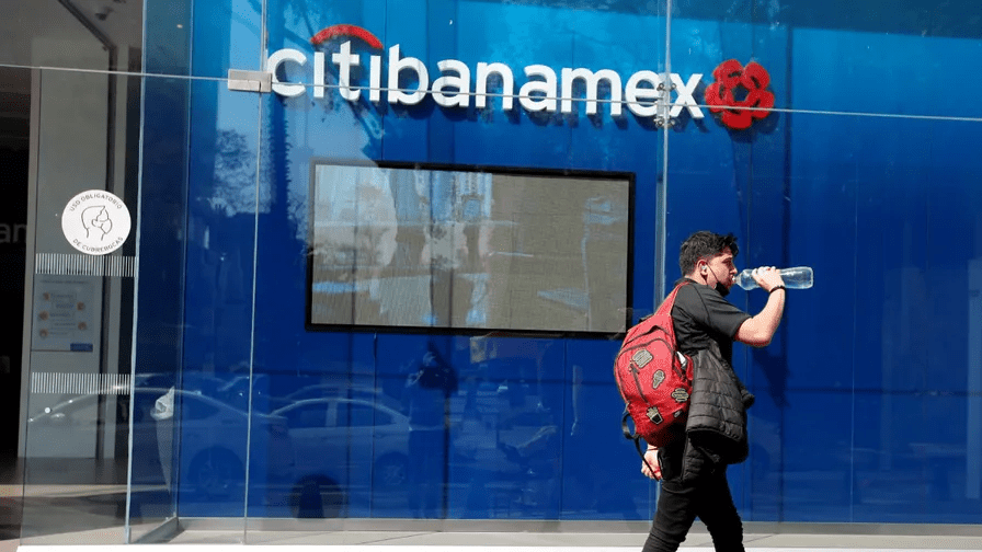 Venta de Banamex sirve para reconfigurar sistema financiero