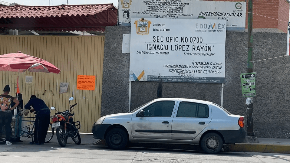 Alumno ataca a profesora en secundaria de Chimalhuacán