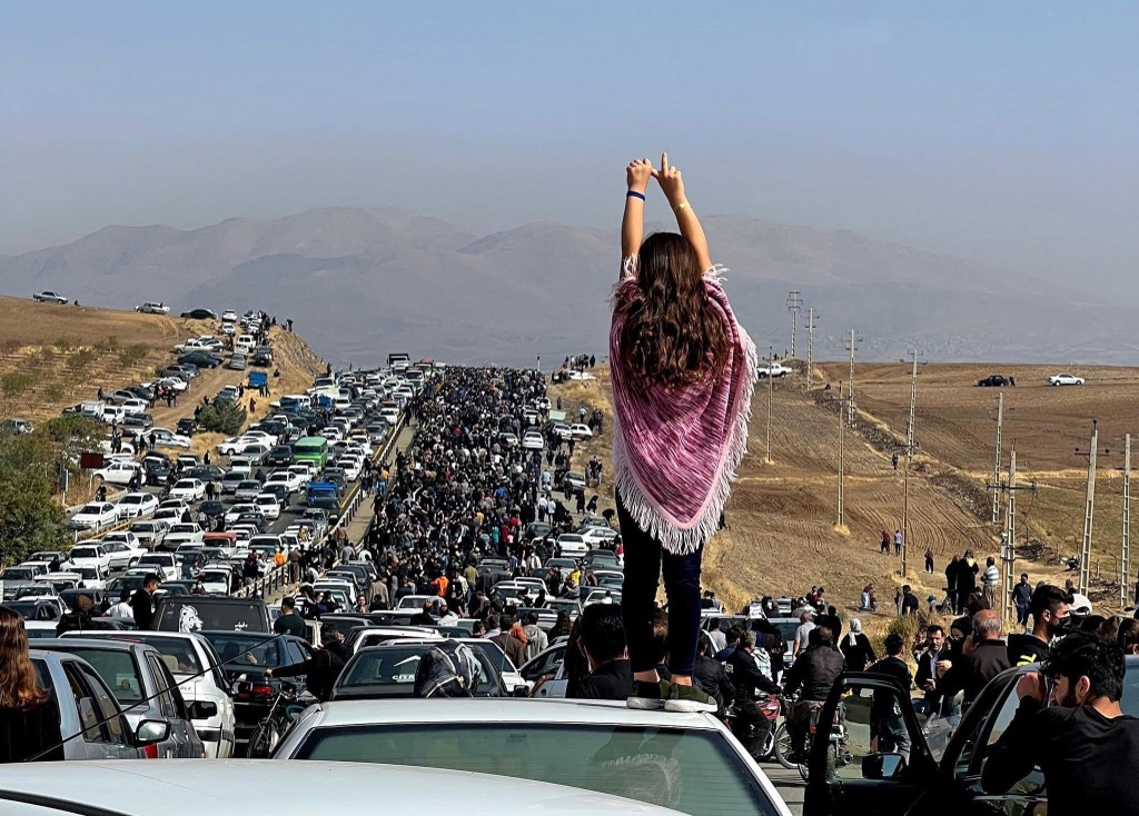 En Irán, las protestas continúan a más de un mes del asesinato de una joven a manos de la policía de la moral. (AFP)