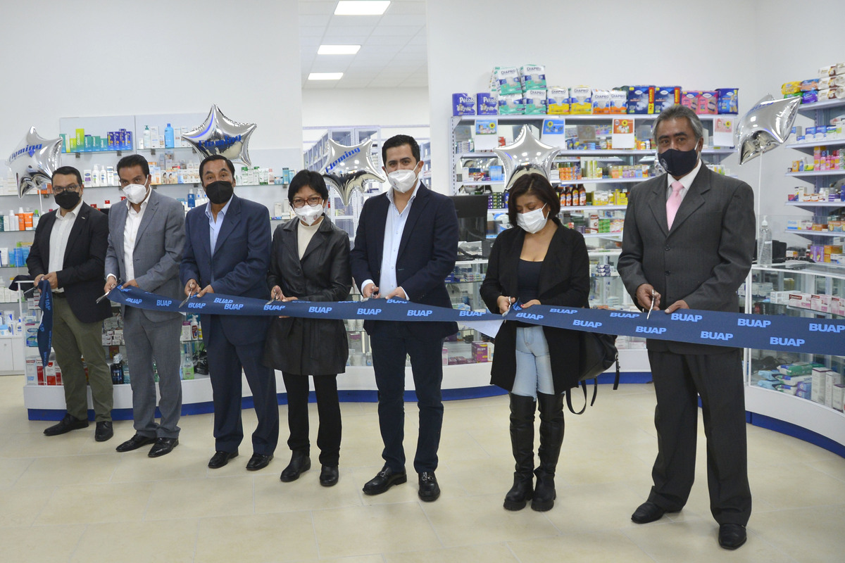 Lilia Cedillo inaugura sucursal de Farmacias Fleming en Chignahuapan | Especial
