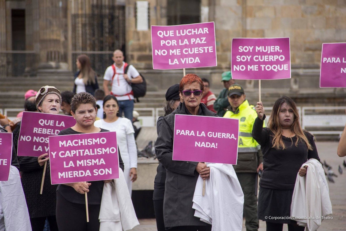 Colombianicémonos, por favor