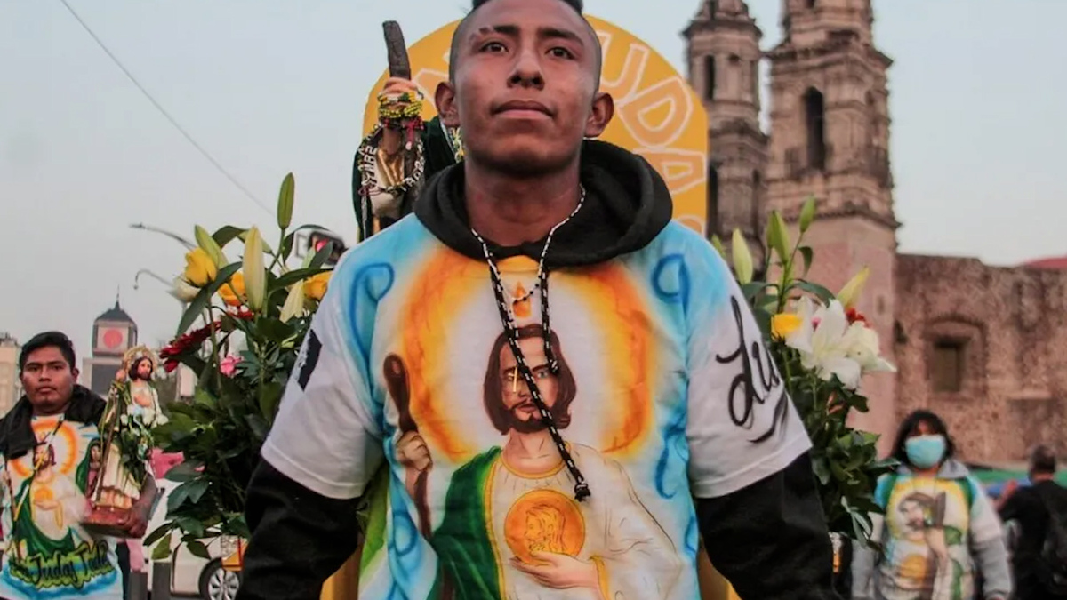 Fieles llegan a Templo San Hipólito en CdMx
