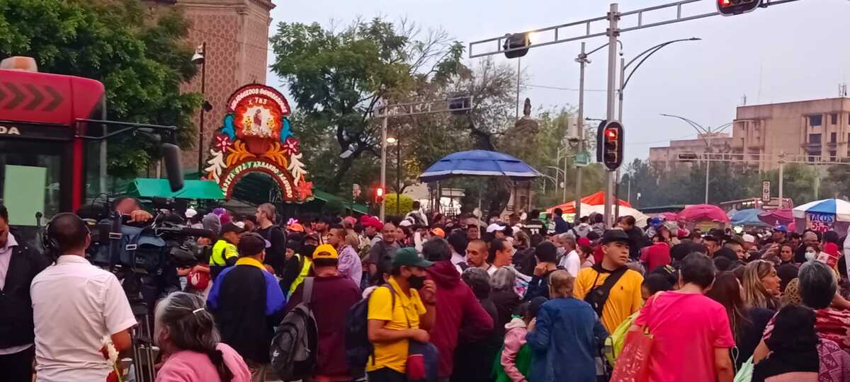 La SSC dispuso de 300 oficiales apoyados por 19 vehículos.