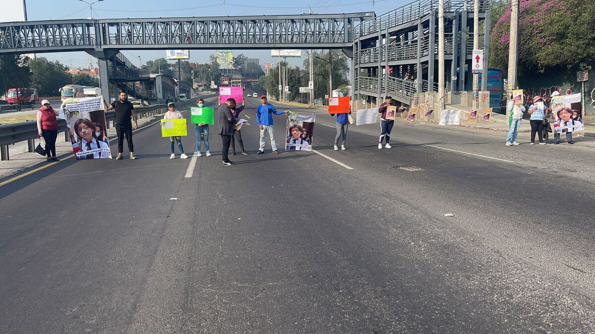 Se mantiene la mañana de este viernes un bloqueo de la autopista México-Pachuca. (Osbaldo Müller)