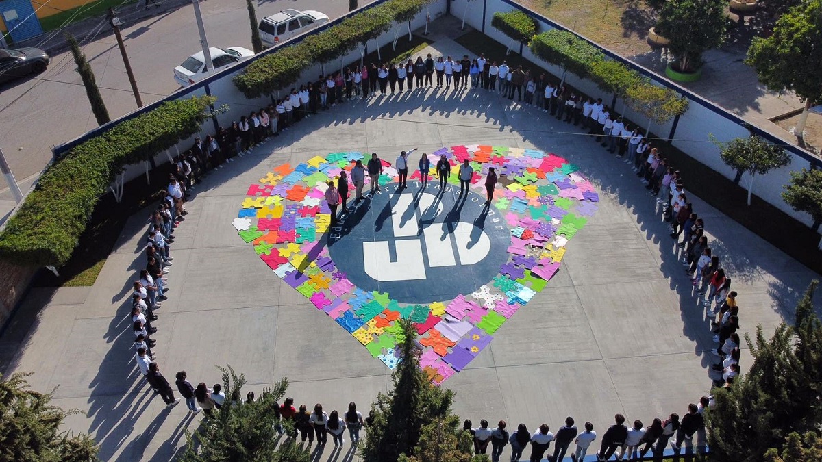 Cada pieza es un niño o niña, reconociendo que no hay un alumno estándar. (cortesía)