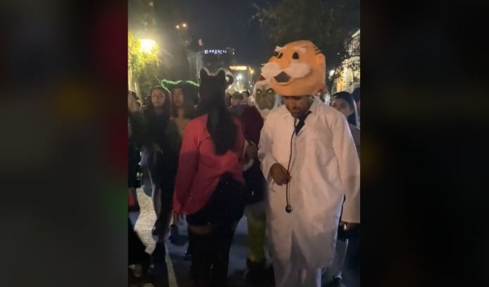 Barrio Antiguo siempre presentó una fuerte afluencia de paseantes durante las celebraciones de Halloween. Foto: Especial