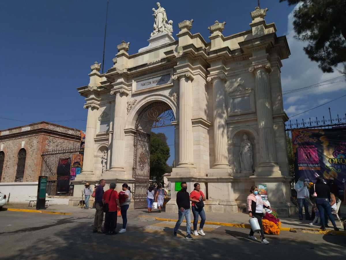 Panteón municipal de Pachuca, listo para recibir visitantes durante las festividades de Día de Muertos (Alejandro Reyes)