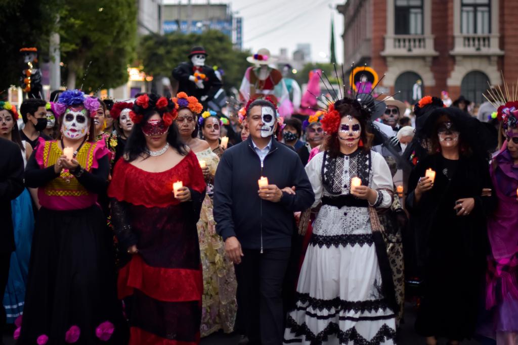 Presidente municipal de Tlalnepantla en celebración de Día de Muertes. (Especial)