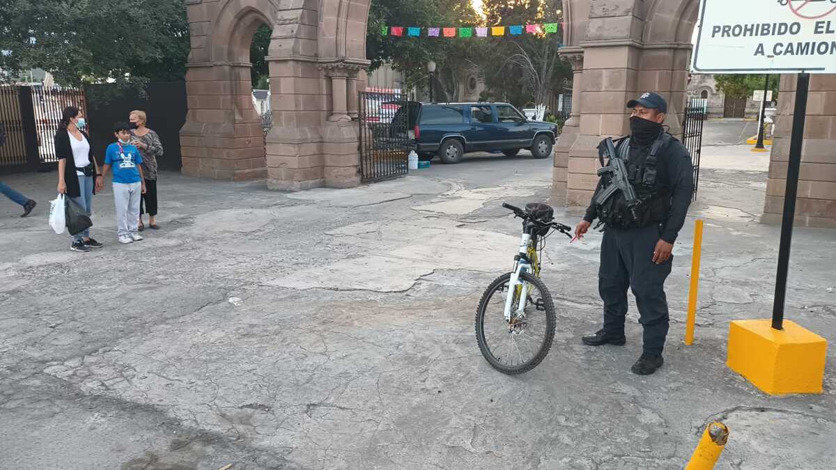 A partir de este fin de semana se hará vigilancia en los 4 panteones municipales y los 10 privados. Foto: Fabricio Gallegos