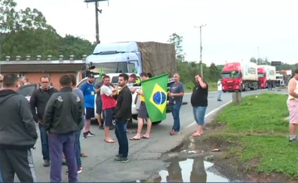 Las protestas de seguidores de Bolsonaro en Brasil. | Foto de Twitter PortalR7.com