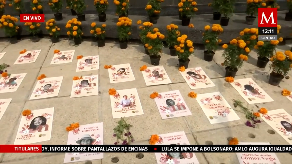 Recuerdan a periodistas y defensores de DH con ofrenda en Monumento a la Revolución