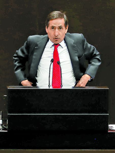 Rogelio Ramírez de la O, secretario de Hacienda. Octavio Hoyos