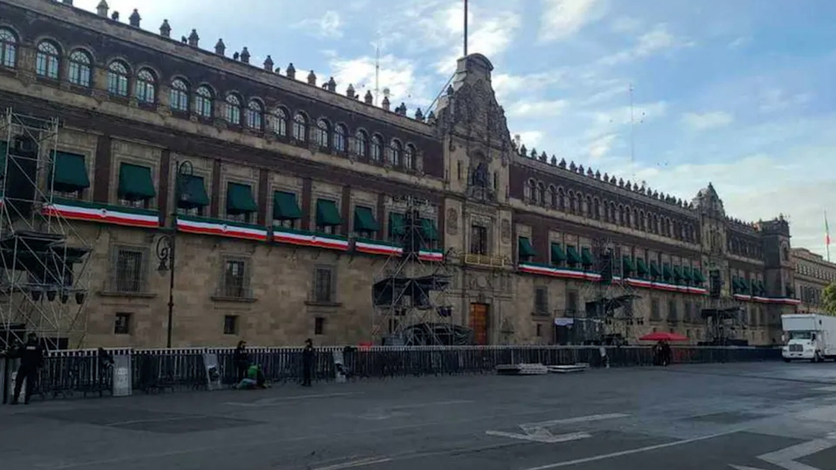 Autoridades se reúnen con encargados de terrazas del Zócalo