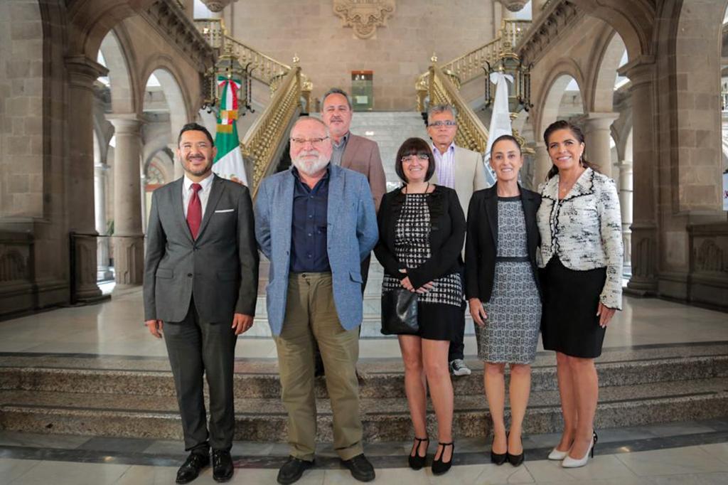 Fernando Savater coincidió en que la educación es para todos.