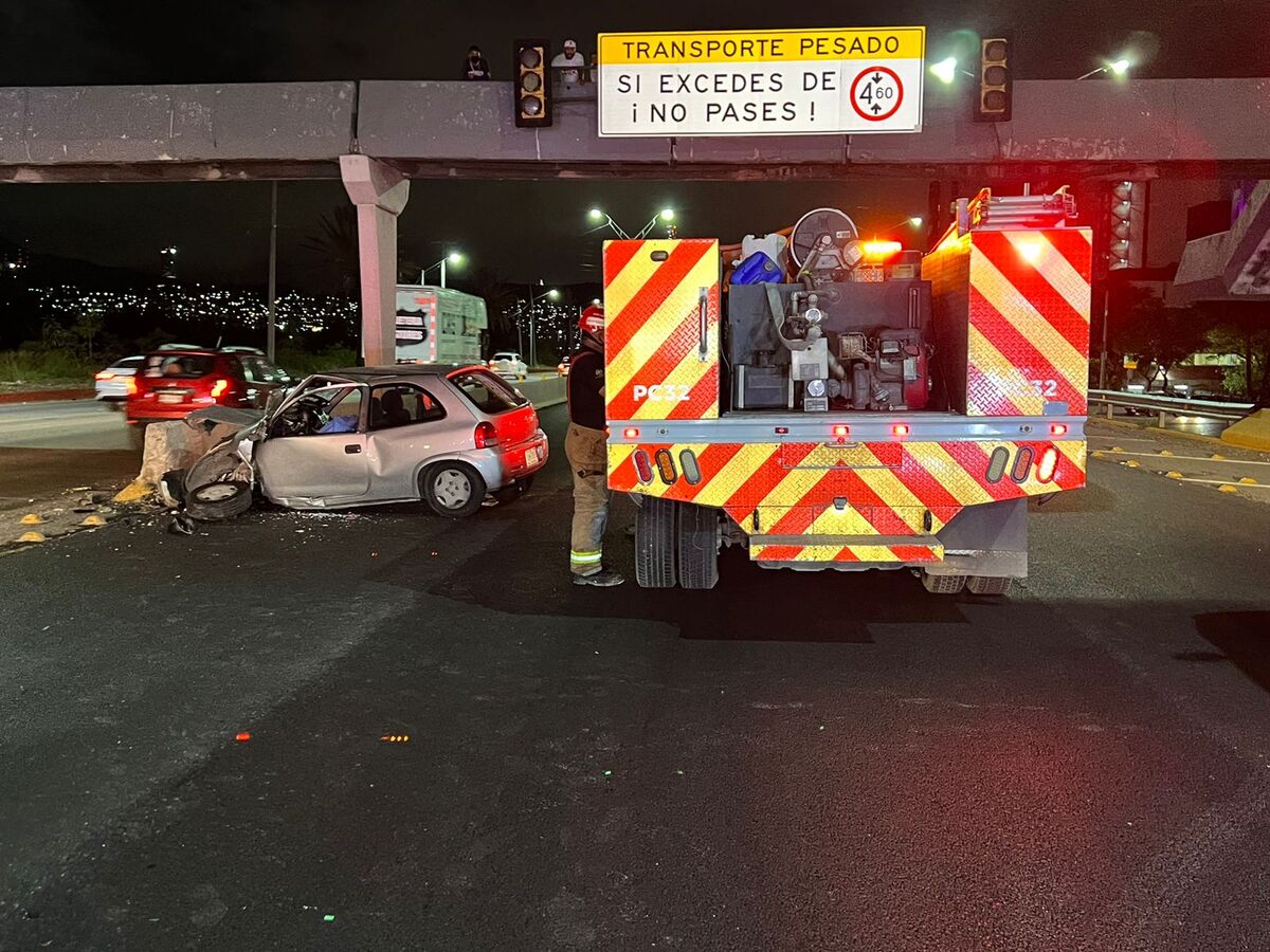 Muere hombre en choque sobre avenida Constitución. Foto: Especial