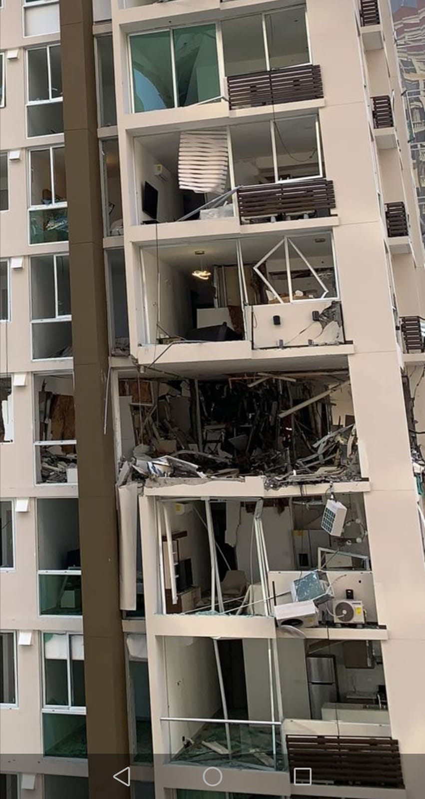 No se ha informado de momento la causa de la explosión.