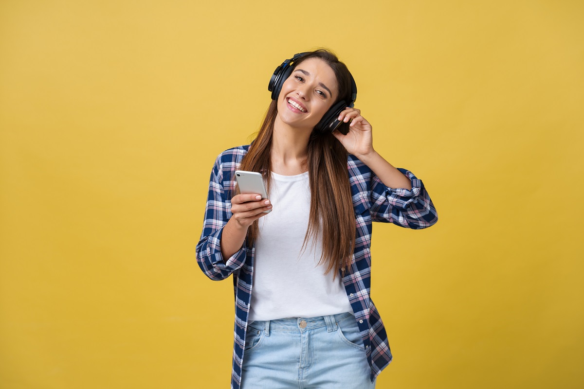 Los audiolibros son una manera de acceder fácilmente a la lectura. (freepik.es)
