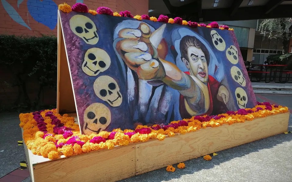 Megaofrenda de la UNAM hace homenaje a muralismo en México