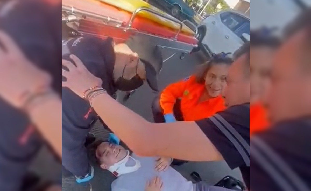 Pablo Lemus acude a accidente de ciclista (Especial)