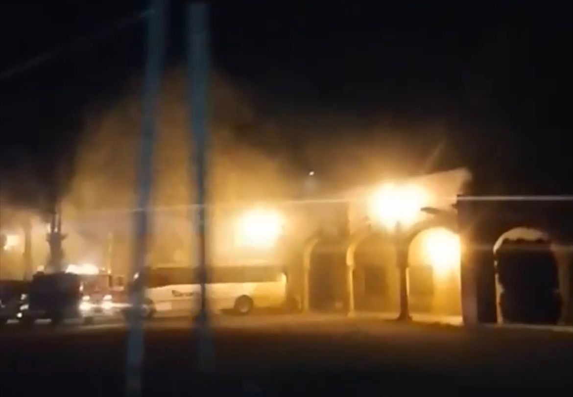 Presuntamente el incendio fue provocado por la colocación de velas y papel picado en el altar de Día de Muertos (Especial)