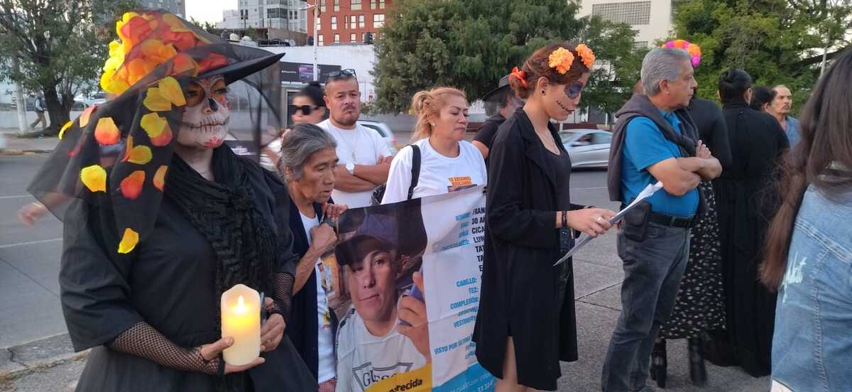 Realizan misa por los desaparecidos en Día de Muertos (Usi Toledo)
