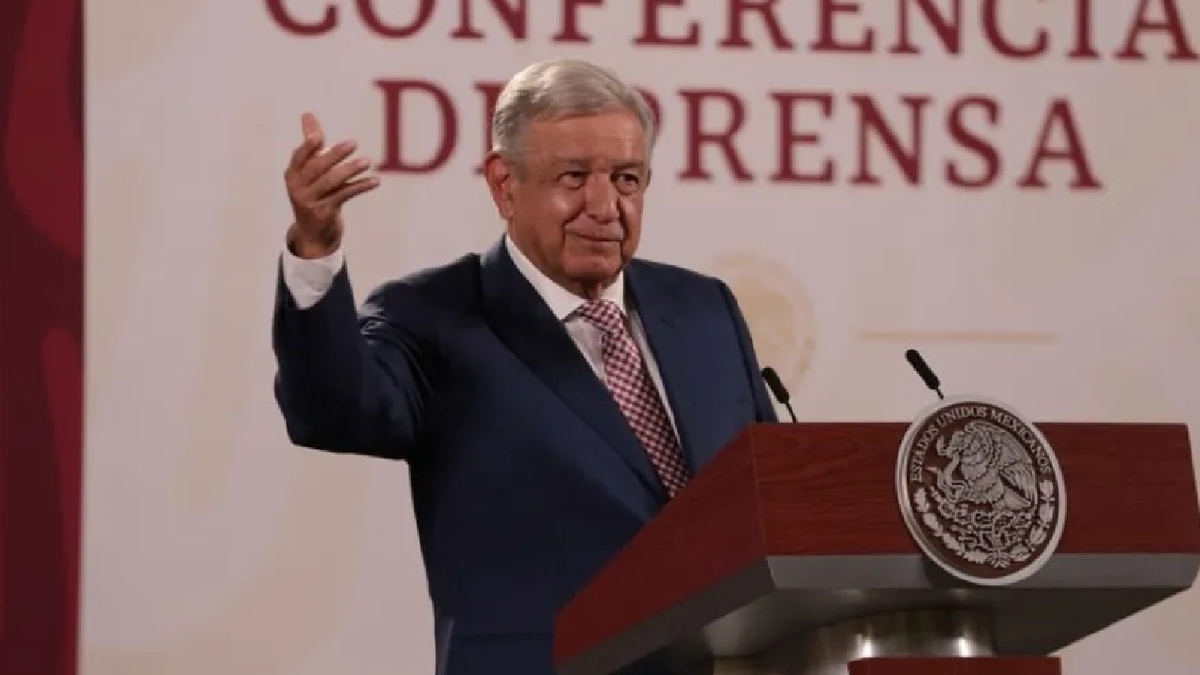 AMLO dice que Lorenzo Córdova “da pena ajena” tras encuesta