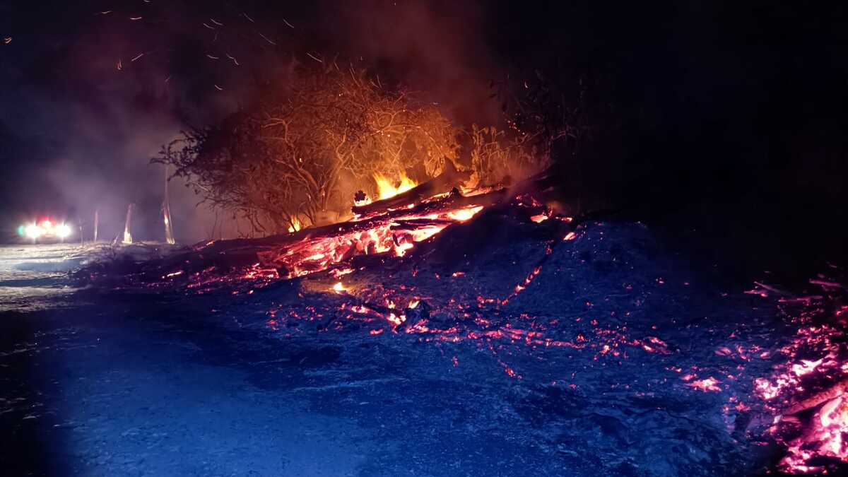 Bomberos de Zapopan combatieron incendio en El Centinela (Vicente Torres Alfaro)