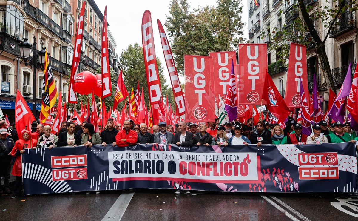 Los diversos grupos sindicales marcharon en Madrid, España. | EFE