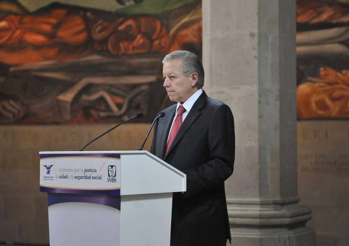 Poder Judicial federal “auxiliará” a áreas jurídicas del IMSS, anuncia ministro Zaldívar