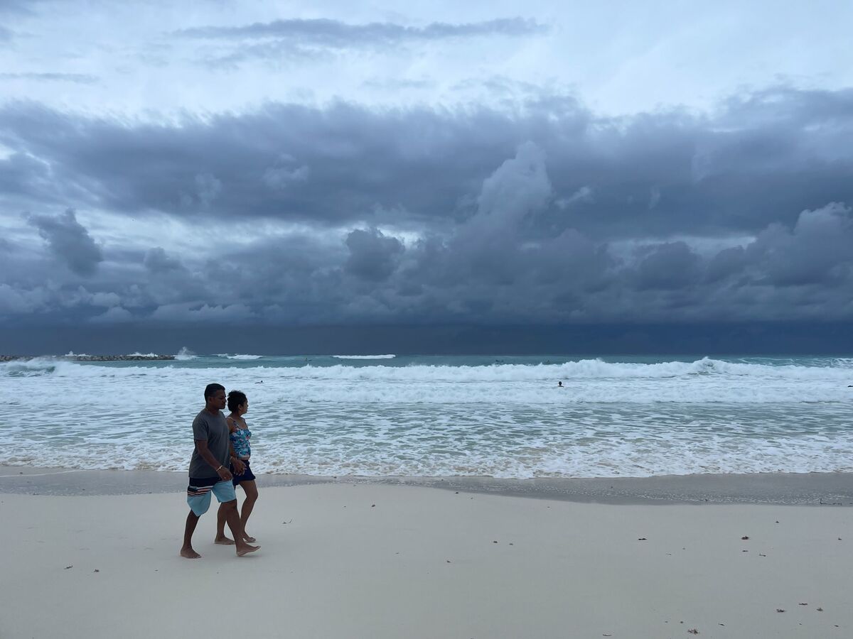 La tormenta tropical 'Lisa' ocasionará lluvias en la Península de Yucatán. | Cuartoscuro