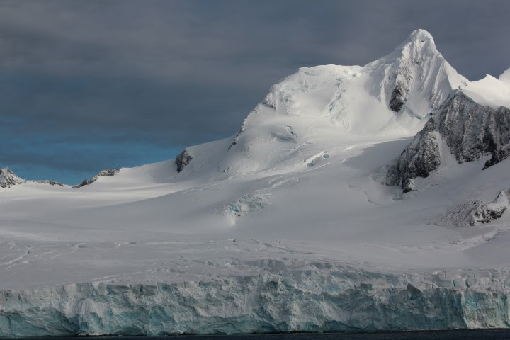 El turista falleció dentro de la cueva en Ushuaia. | Turismo Ushuaia