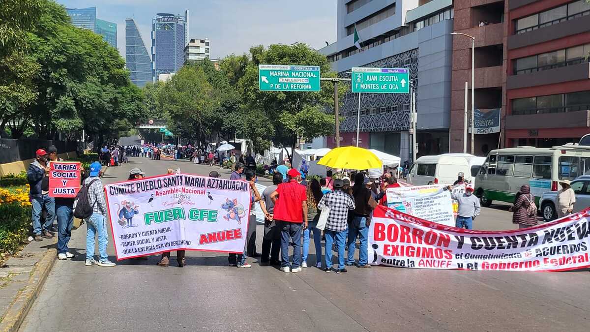 Los usuarios protestan ante la tarifa en el consumo del suministro. | Ramón Ramírez