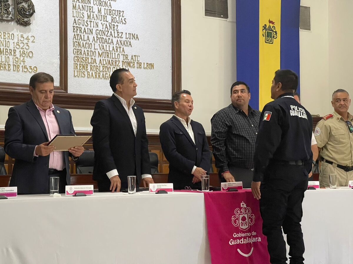 Guadalajara reconoce a policías y bomberos, medallistas en Juegos Latinoamericanos (Diana Barajas)