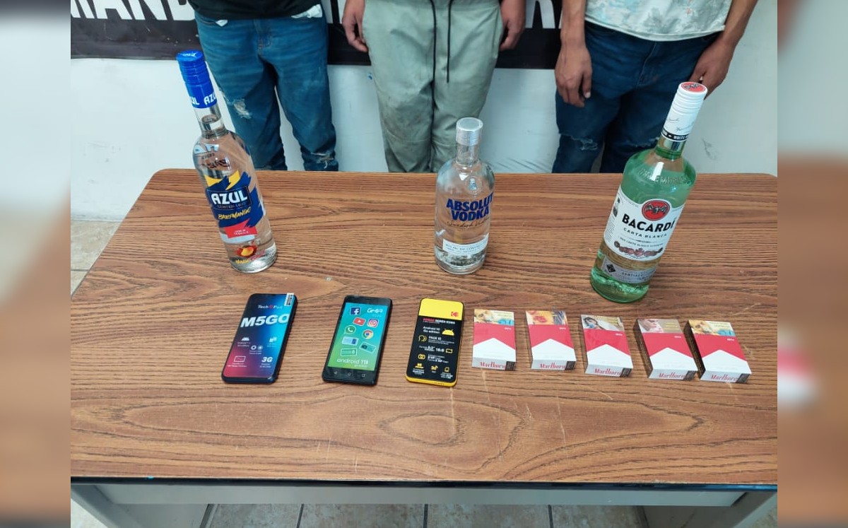 Los tres fueron capturados por la Policía de Torreón. (Especial)