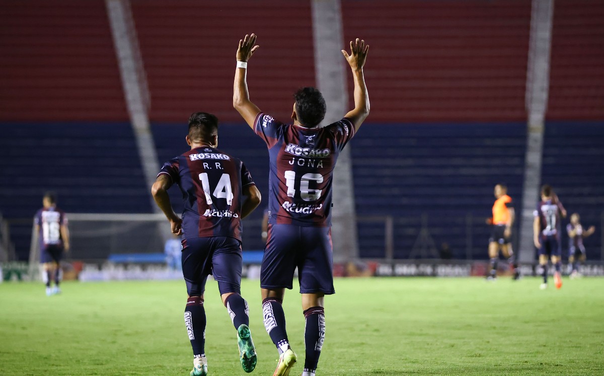 Atlante homenajea a José José en partido ante Leones Negros (Imago7)