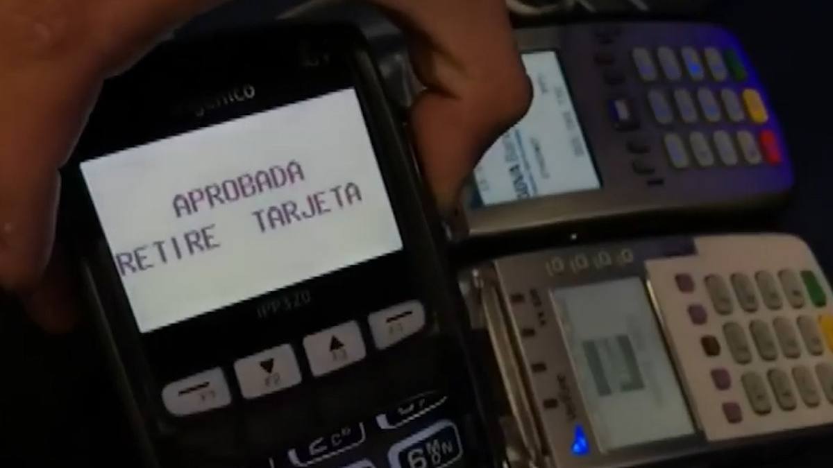 Demanda de tarjetas de crédito aumenta en tercer trimestre de 2022: Banxico